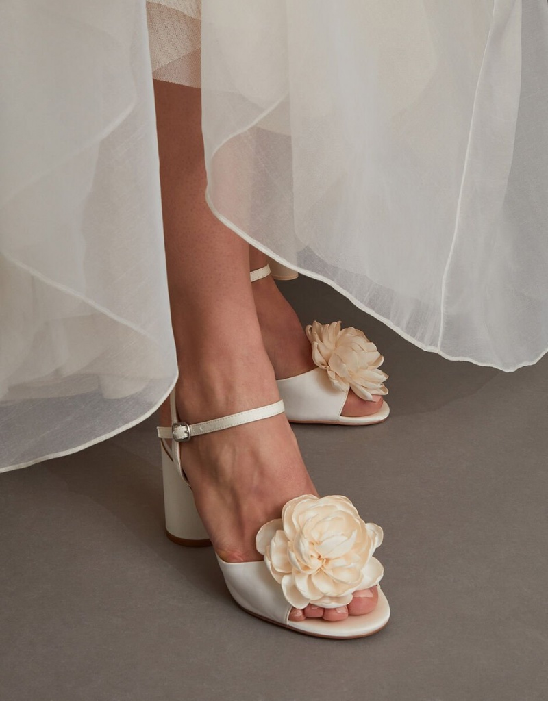 White Women\'s Monsoon Corsage Bridal Heel Sandals | LIO-5918